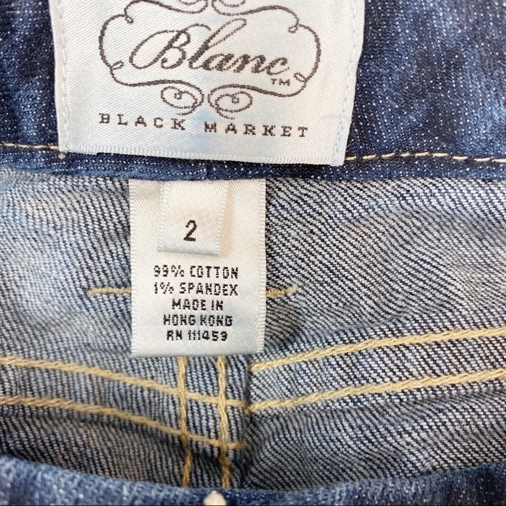 WHBM Blanc Medium Wash Capris Size: 2 - Picture 6 of 6